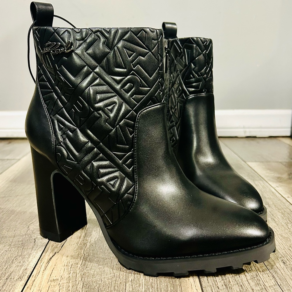Karl Lagerfeld Paris Boots Petria Logo Quilted
Square Toe Black Heeled Ankle